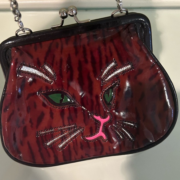 Brighton Cat Patent Kiss-lock Coin Crossbody with Silver Chain - Picture 2 of 8